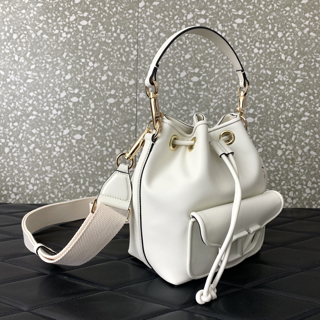 Valentino Alentino Garavani Loco Bag-16*19*11CM