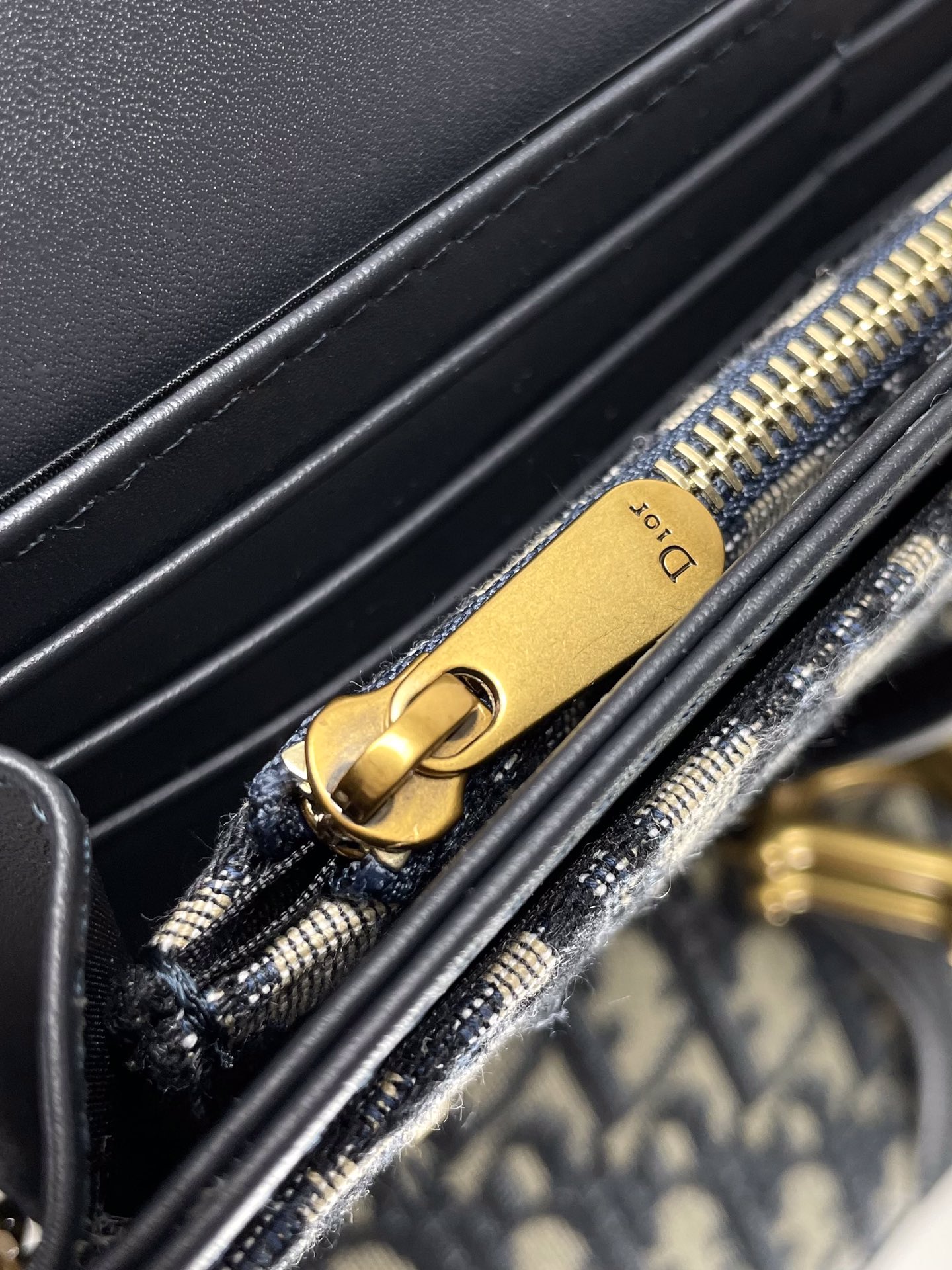 D*or wallet on chain-19*9.5*3cm