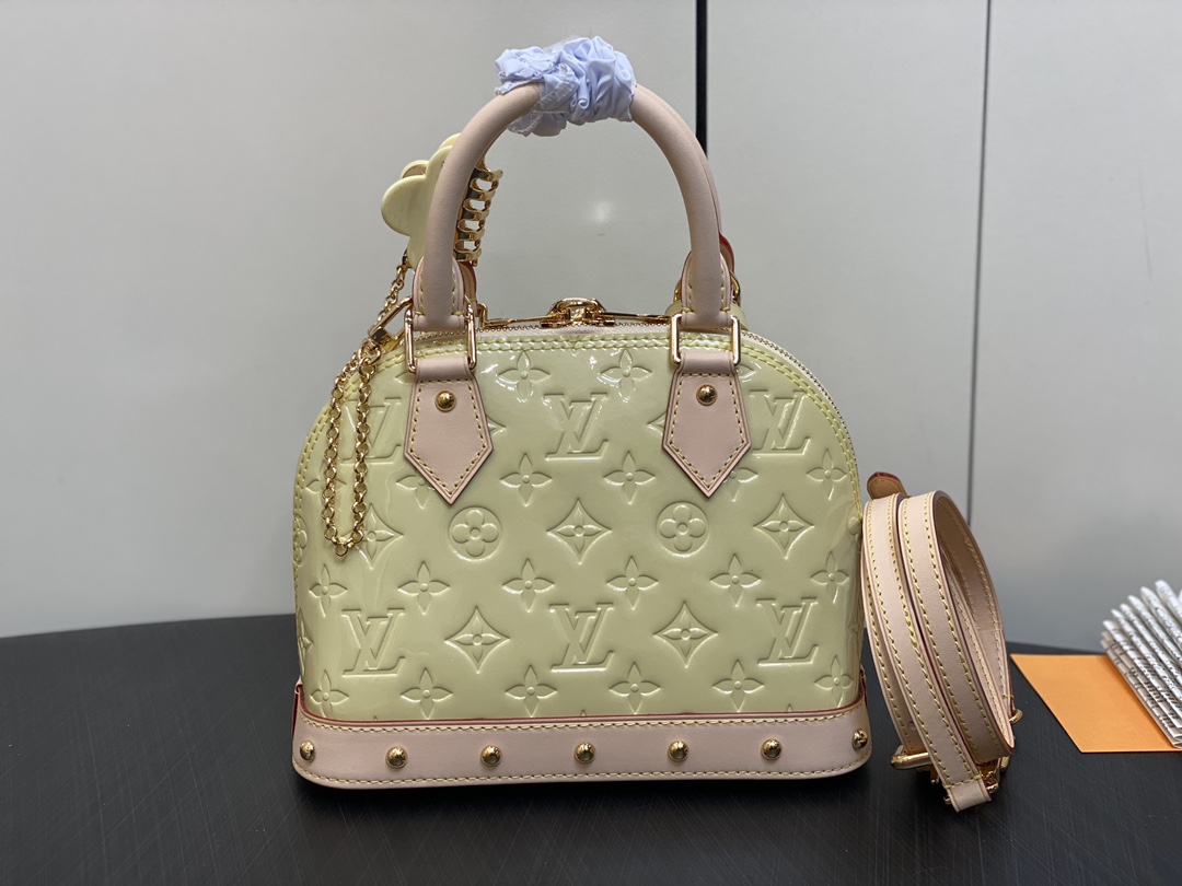 l**is V*t*n alma bb m24062-23.5 x 17.5 x 11.5cm