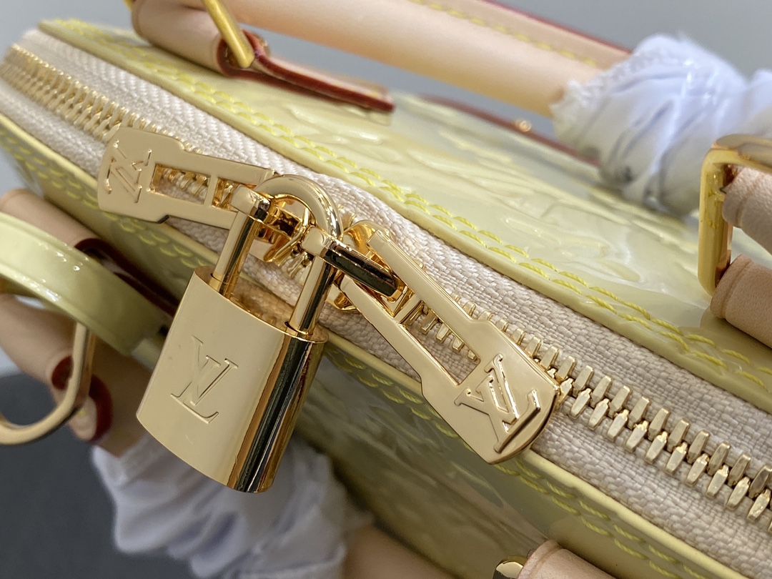 l**is V*t*n alma bb m24062-23.5 x 17.5 x 11.5cm