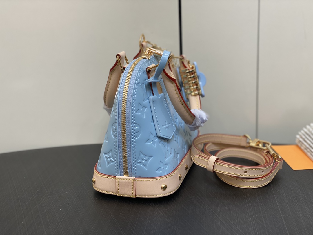 l**is V*t*n alma bb m24062-23.5 x 17.5 x 11.5cm