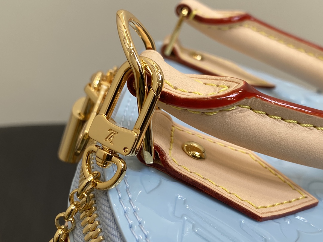 l**is V*t*n alma bb m24062-23.5 x 17.5 x 11.5cm