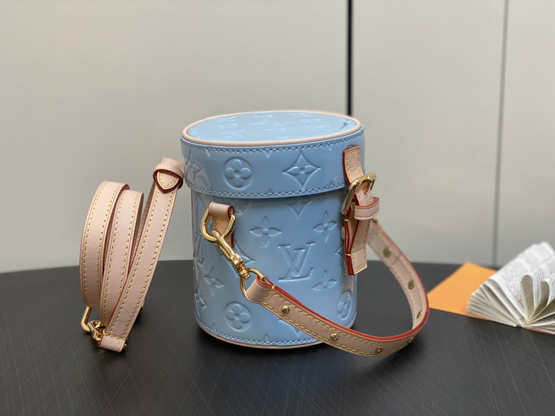 l**is V*t*n astor bag m24099-12 x 14.2 x 12cm