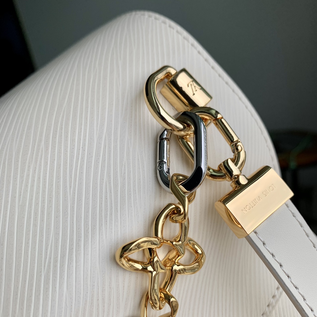 l**is V*t*n twist mm-23*18*8cm