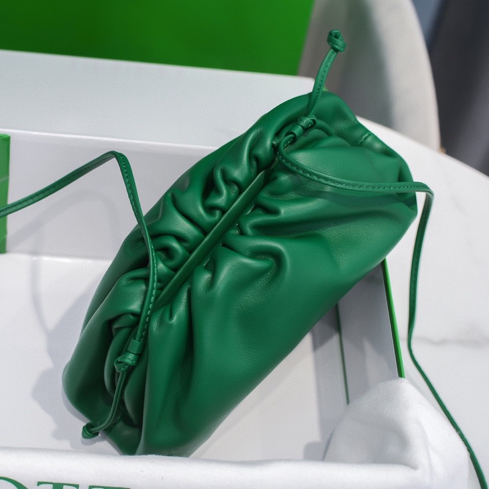 Bo*te*ga ve*ne*ta the pouch bag-22*9cm