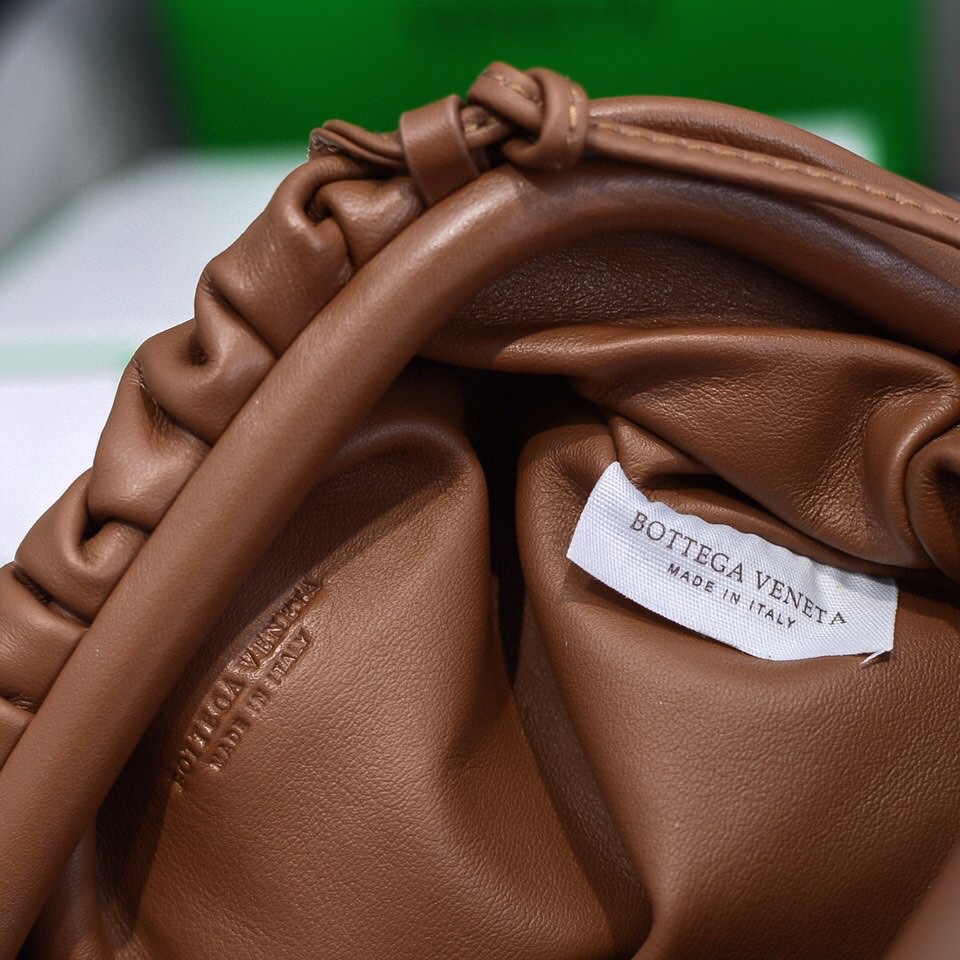 Bo*te*ga ve*ne*ta the pouch bag-22*9cm