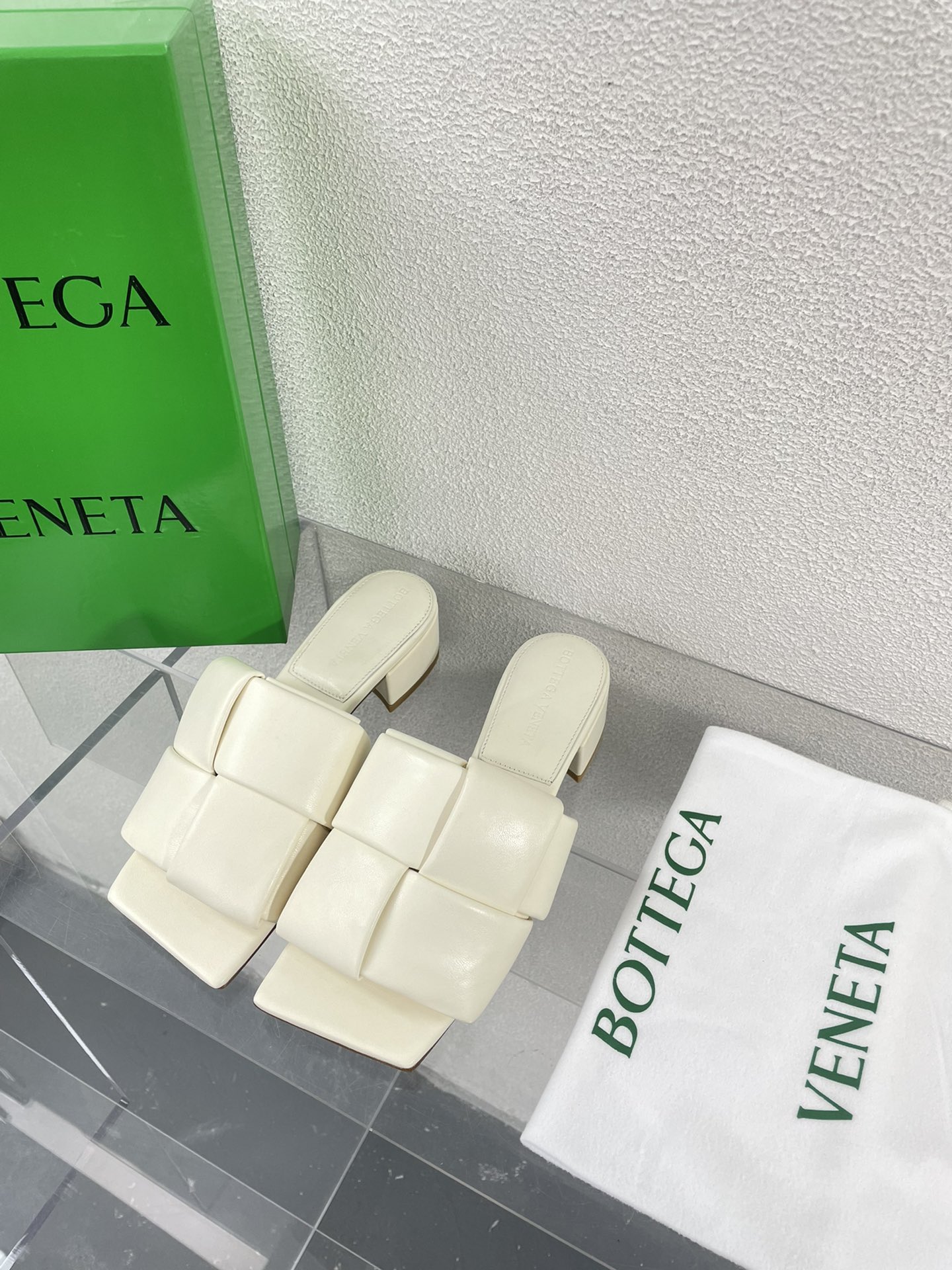 Bo*te*ga ve*ne*ta slides