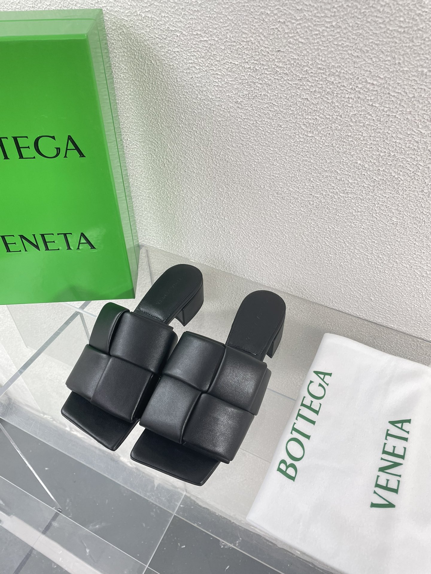 Bo*te*ga ve*ne*ta slides