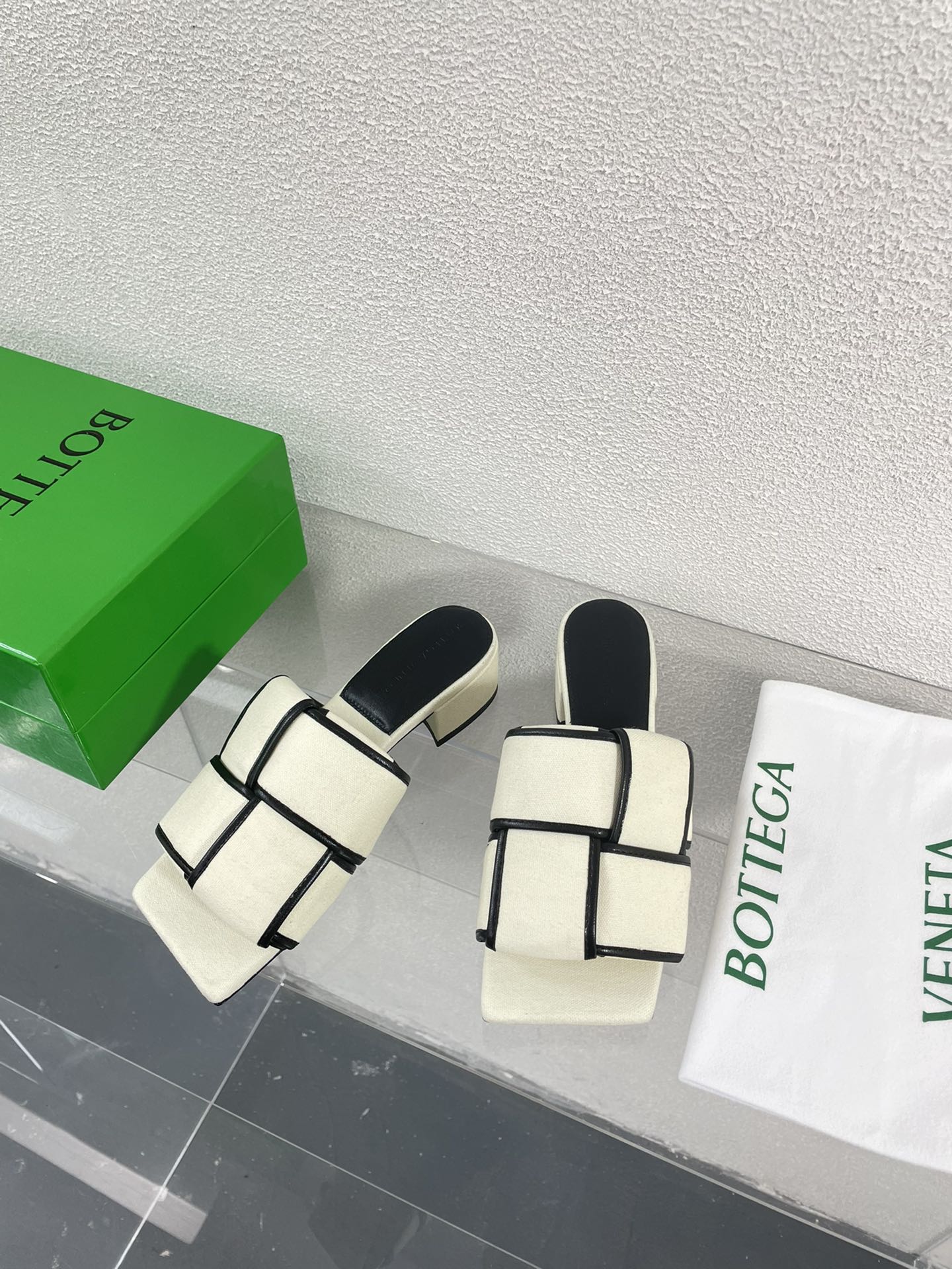 Bo*te*ga ve*ne*ta slides