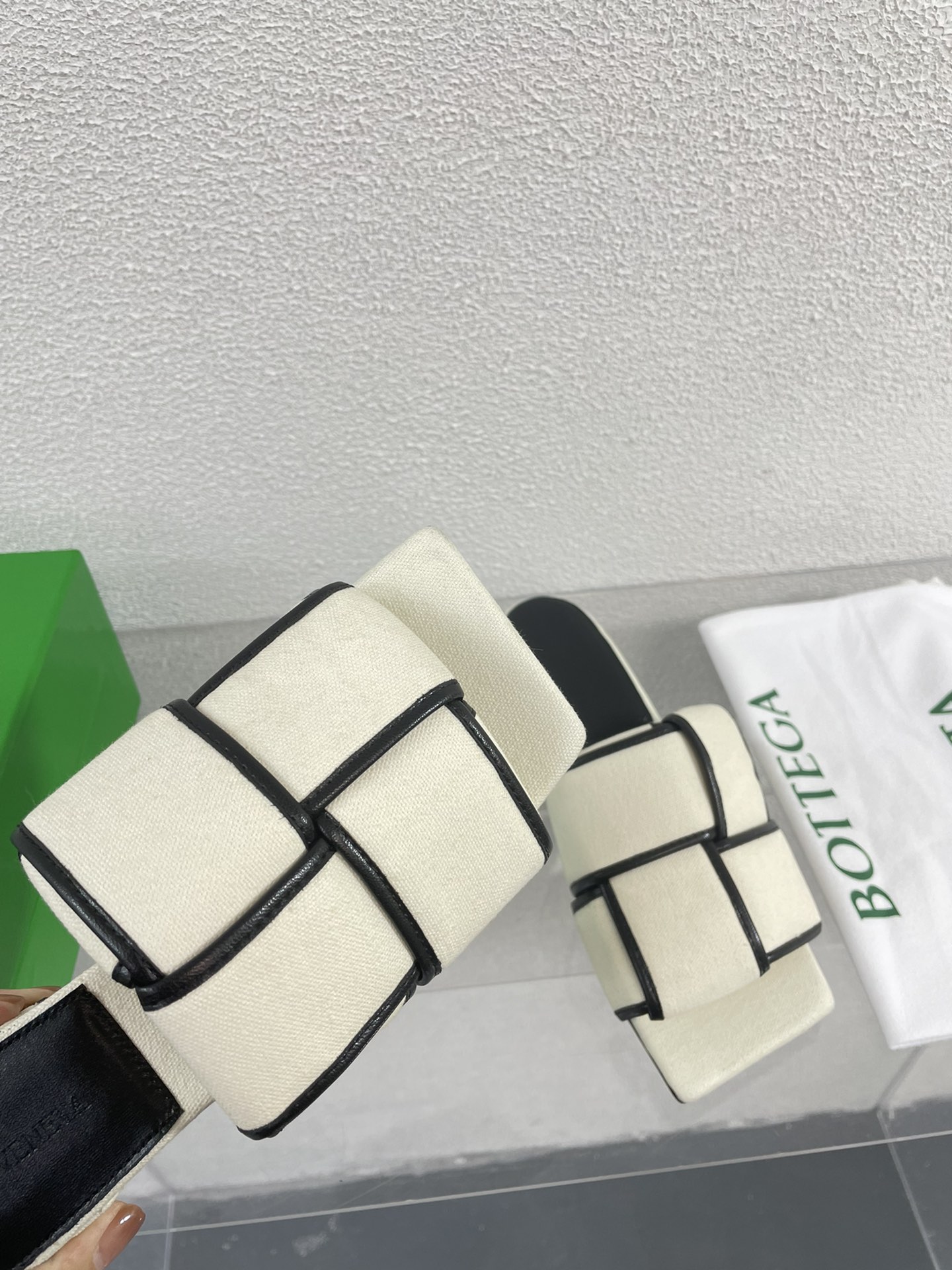 Bo*te*ga ve*ne*ta slides