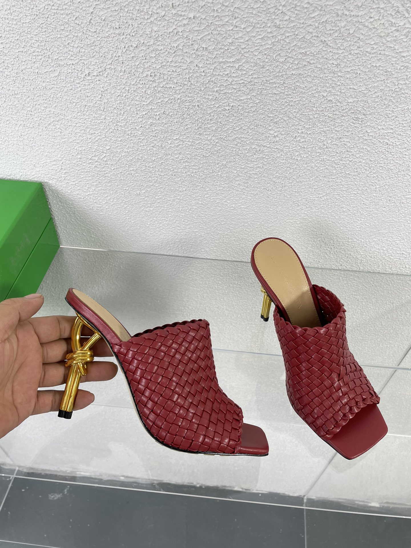 Bo*te*ga ve*ne*ta slides