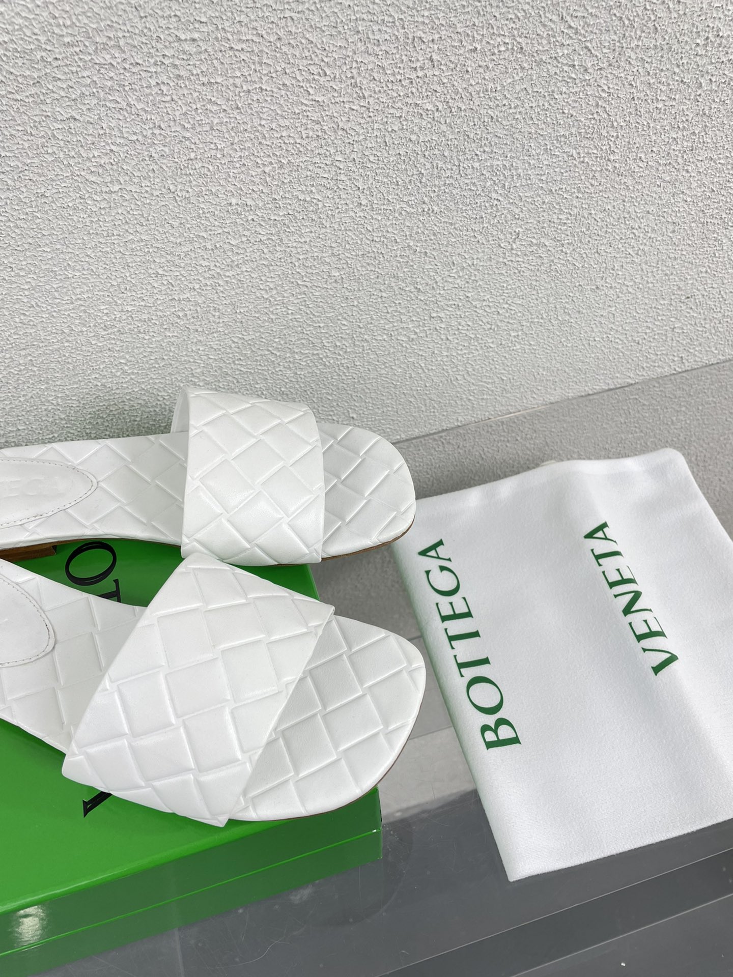 Bo*te*ga ve*ne*ta slides