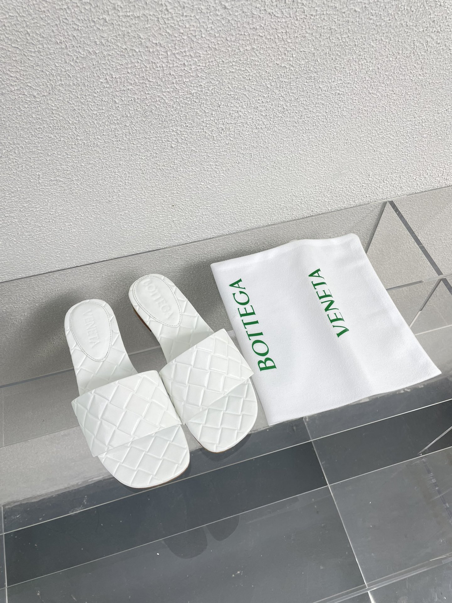 Bo*te*ga ve*ne*ta slides