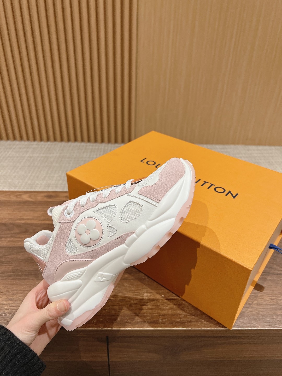 l**is V*t*n run55 sneakers(eu35-eu41)
