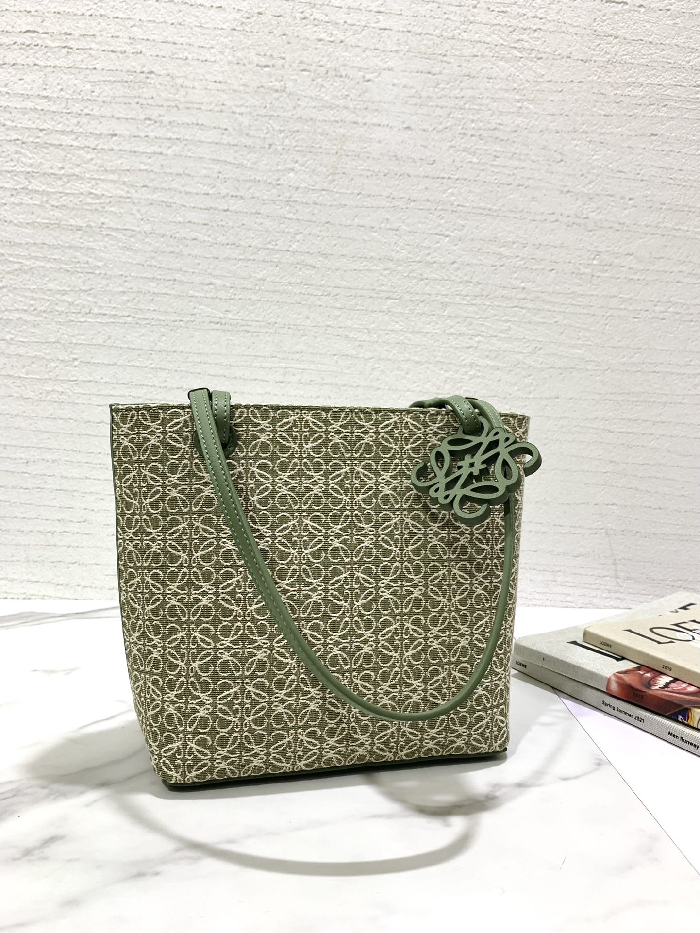 Loewe Anagram Square Tote-21*10*22CM