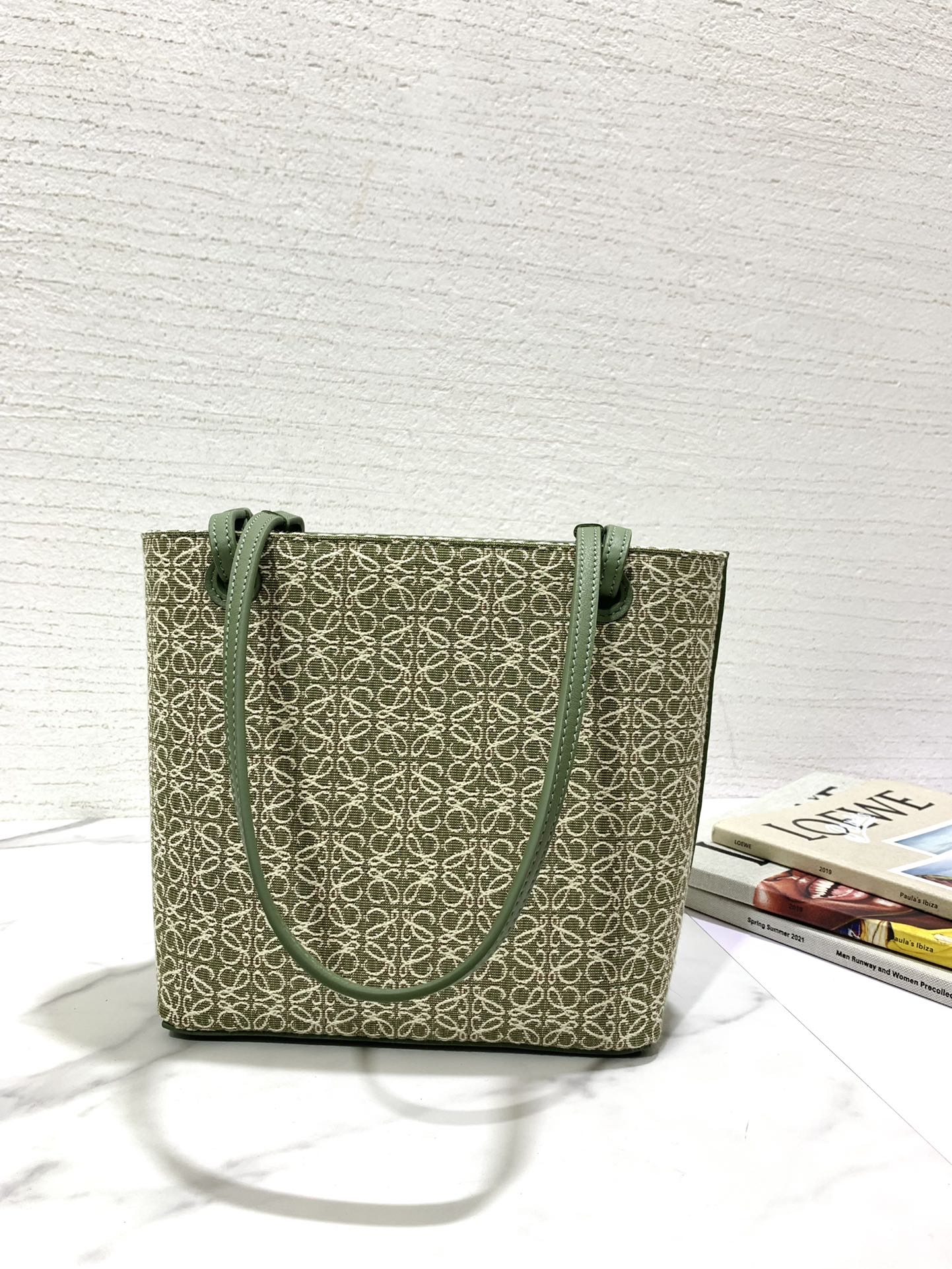 Loewe Anagram Square Tote-21*10*22CM