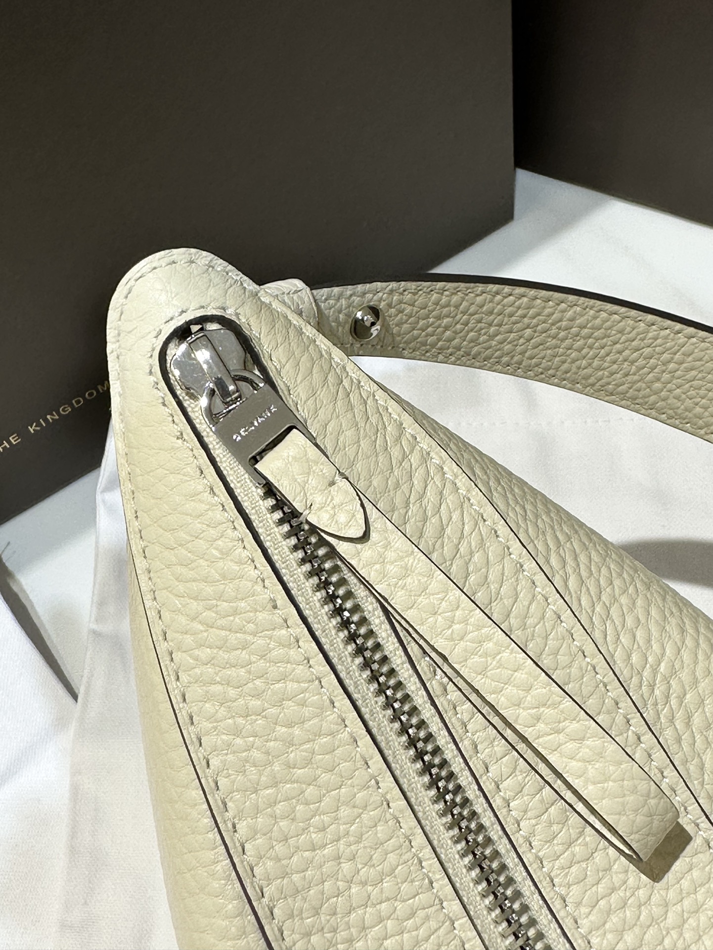 Delvaux Pin Swing Tote-29*9*20CM