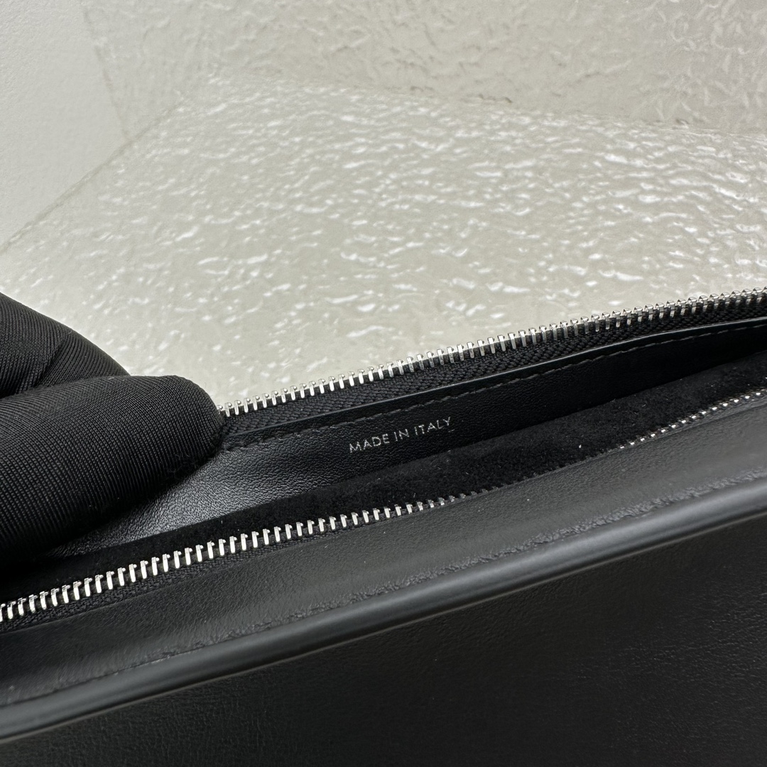 The Row Banana Bag-34*23*10CM