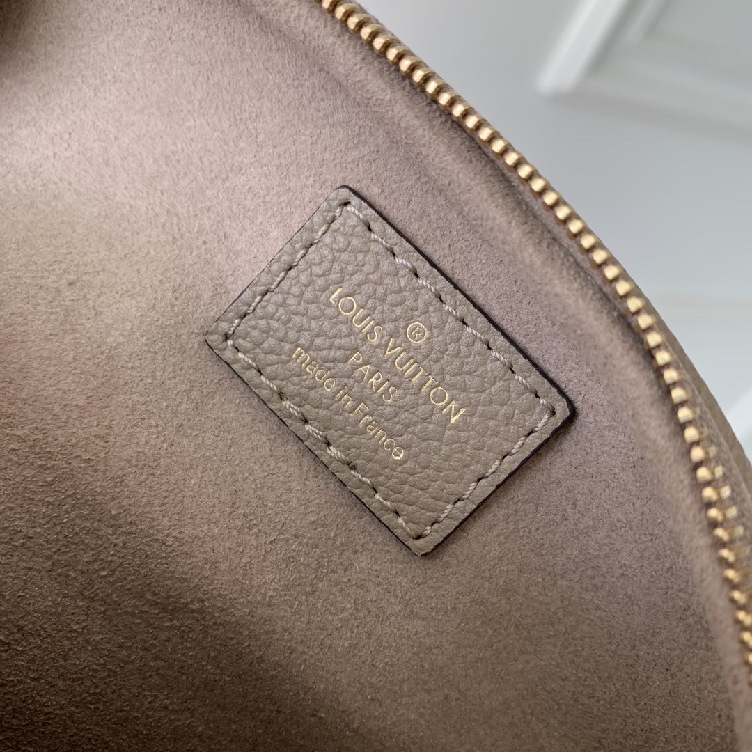 l**is V*t*n mini bumbag-17 x 12 x 9.5cm