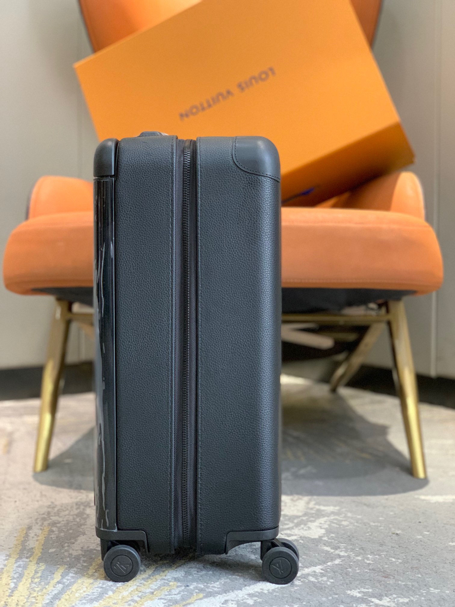 l**is V*t*n horizon 55-‭38*55*21cm