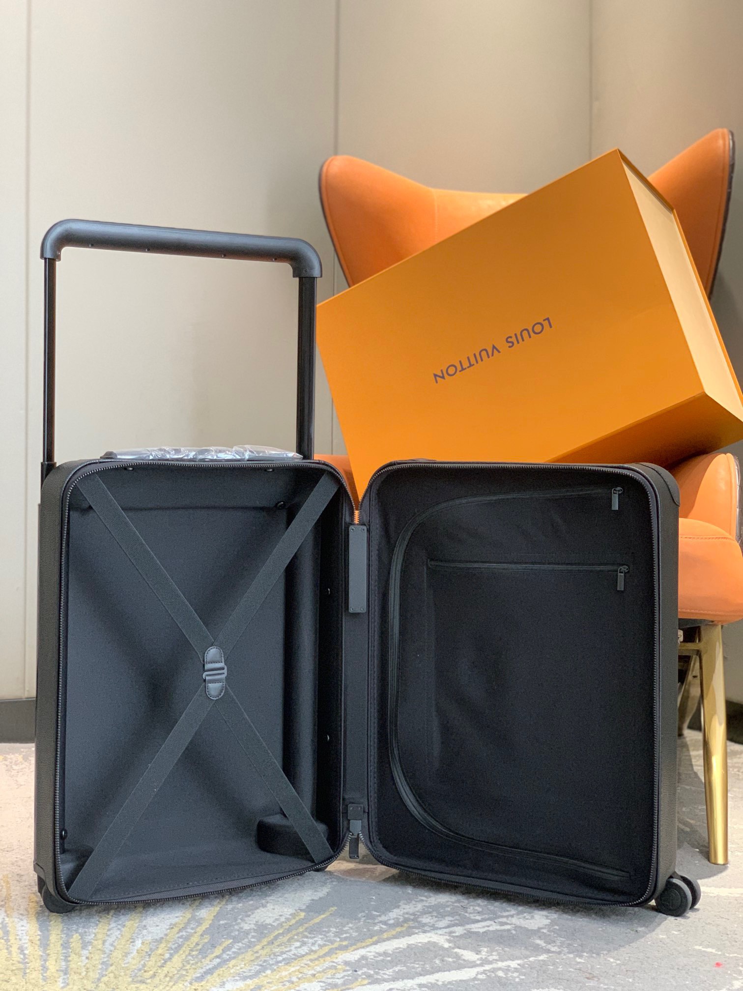 l**is V*t*n horizon 55-‭38*55*21cm