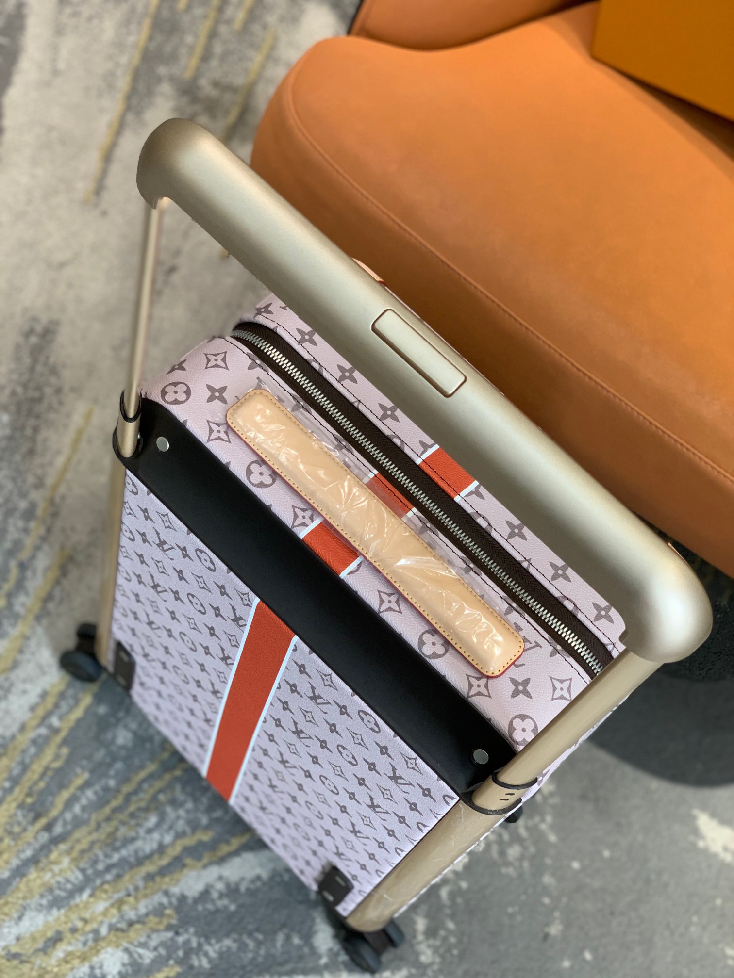 l**is V*t*n horizon 55-‭38*55*21cm