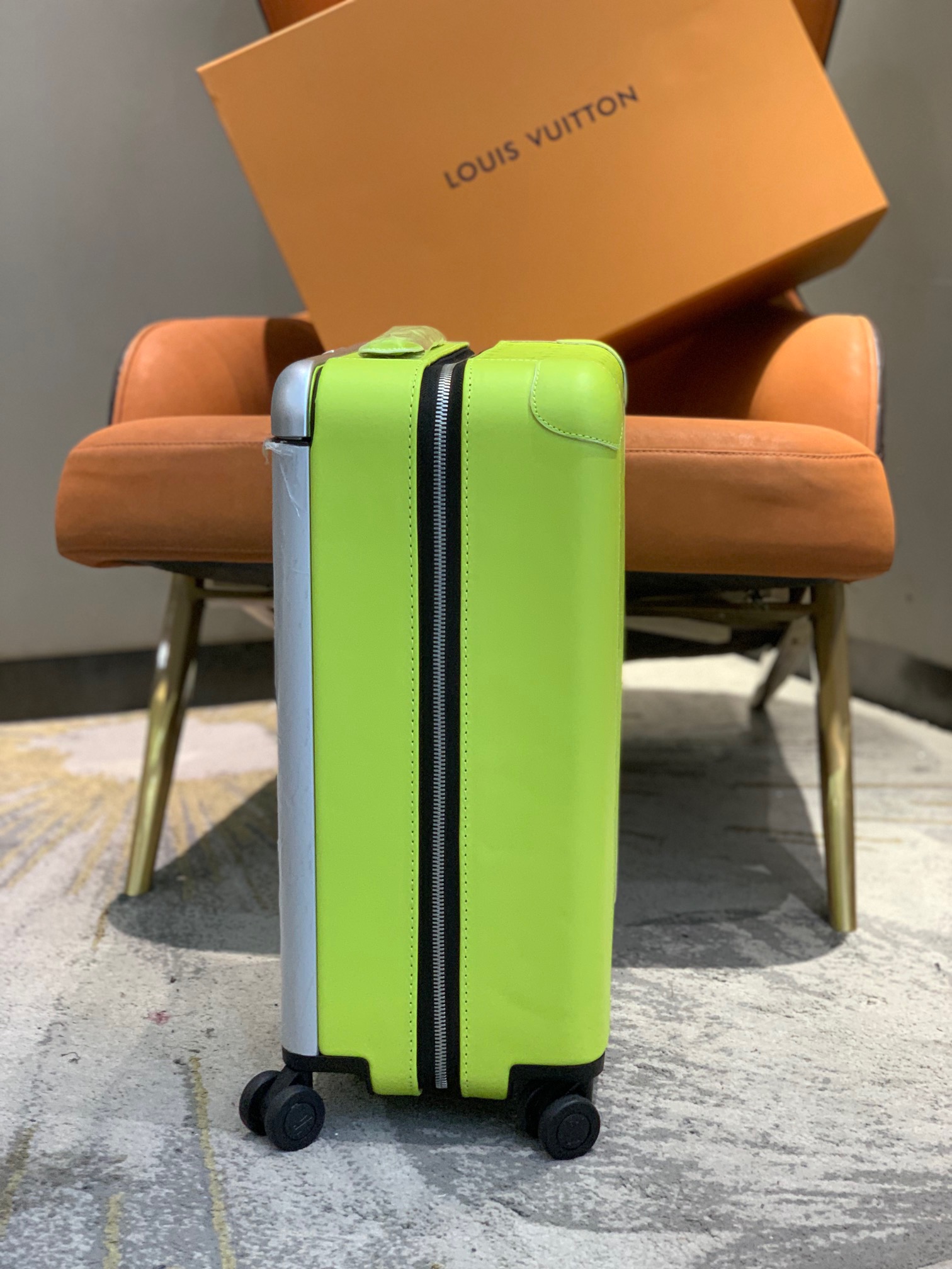 l**is V*t*n horizon 55-‭38*55*21cm