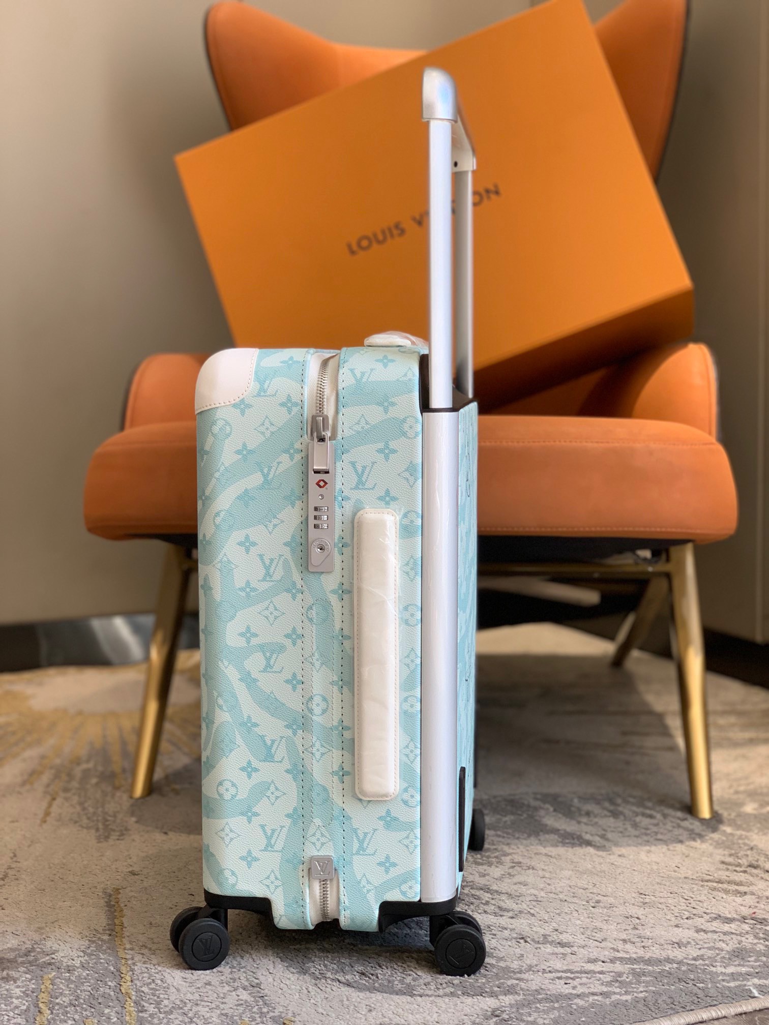 l**is V*t*n horizon 55-‭38*55*21cm