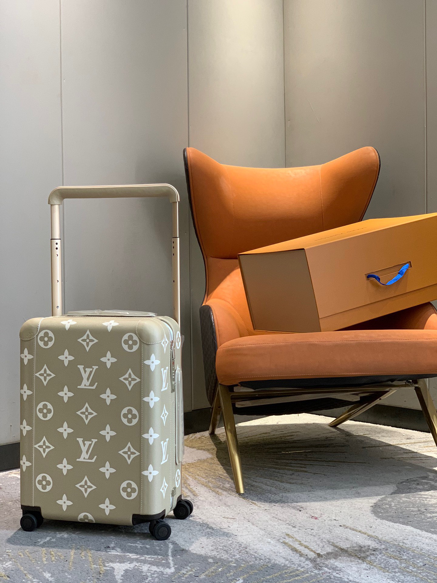 l**is V*t*n horizon 55-‭38*55*21cm