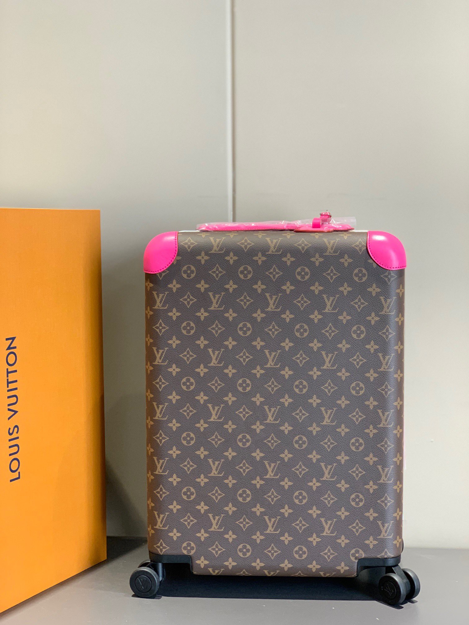 l**is V*t*n horizon 55-‭38*55*21cm