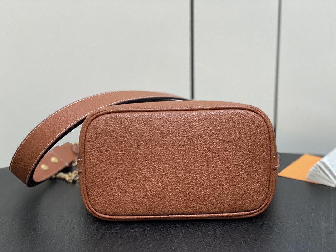 l**is V*t*n lock and walk handlebag-m24006-20*20.5*12cm