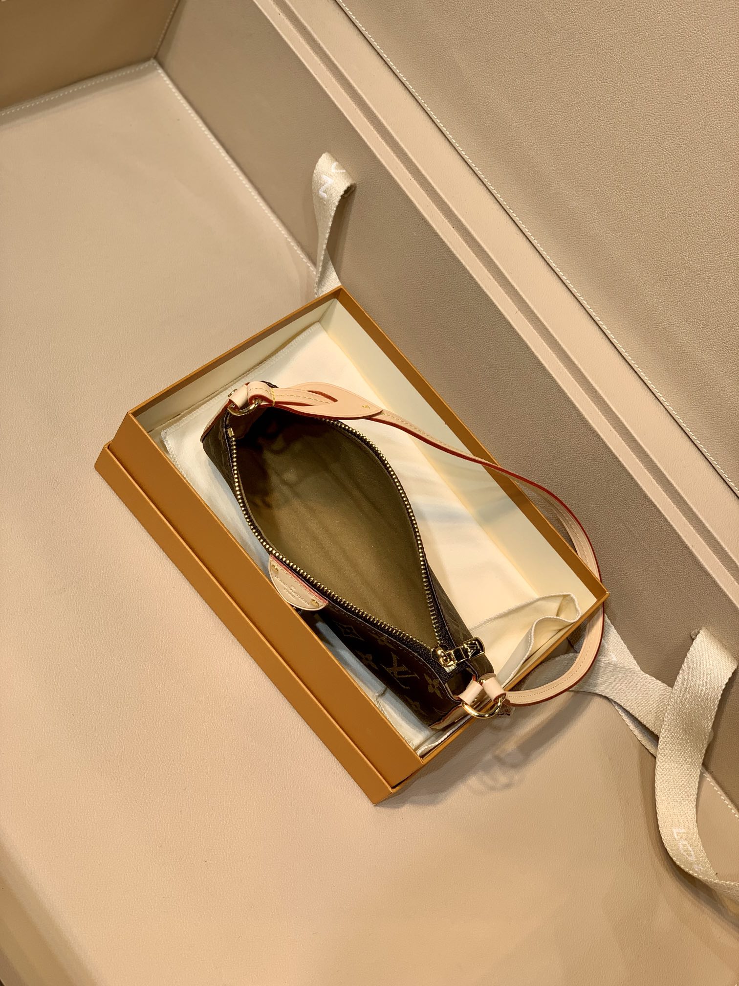 l**is V*t*n pochette tirette bag-m24255-22*12*5.5cm