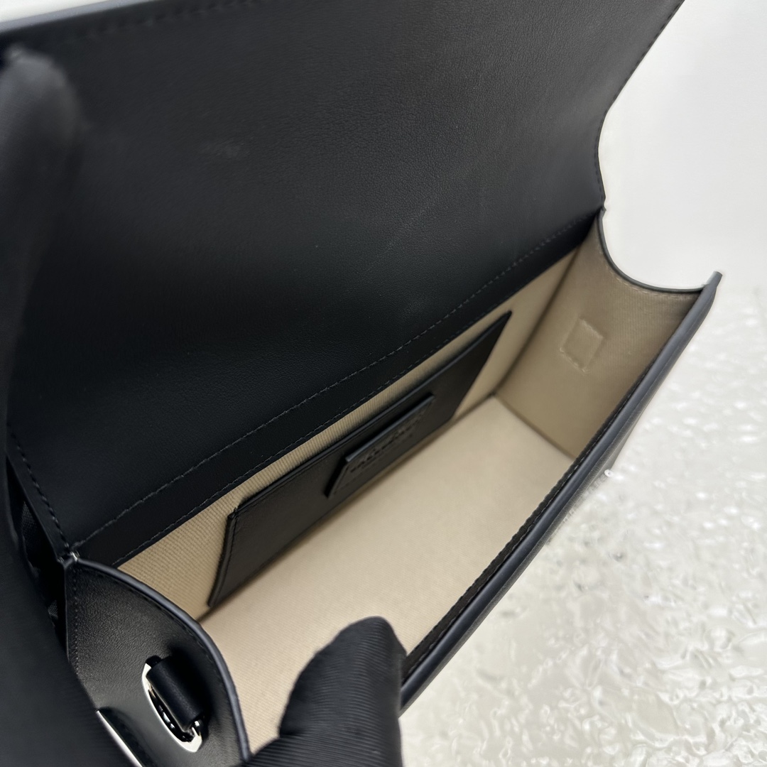 Jacquemus Large Bamnino Bag-24x13x7CM