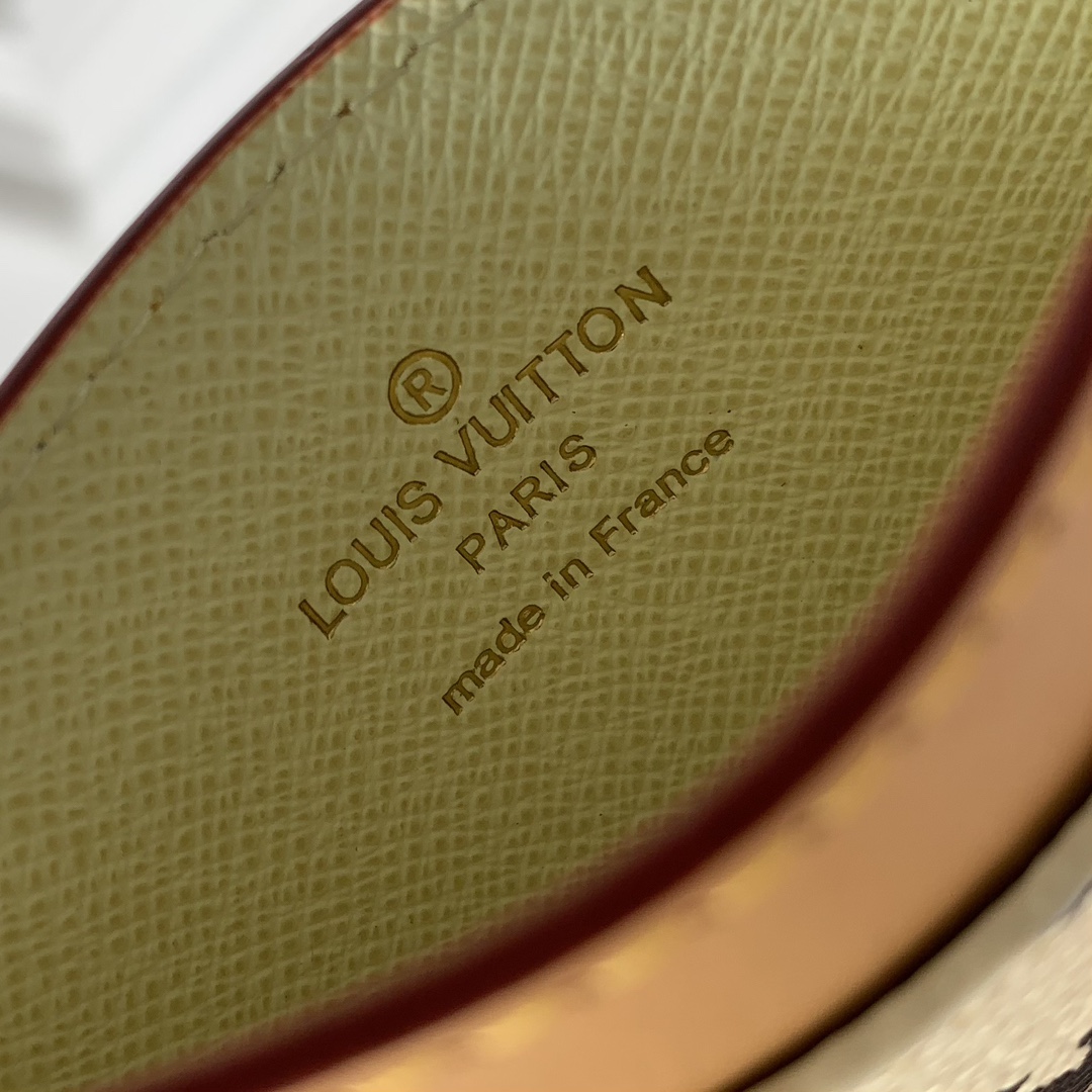 l**is V*t*n wallet-m83348-1*7*0.5cm