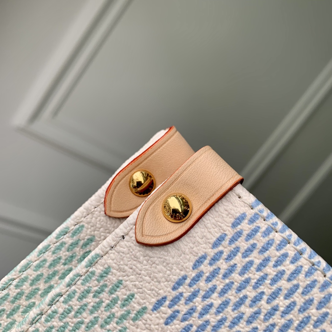 l**is V*t*n onthego handbag-35*27*14cm