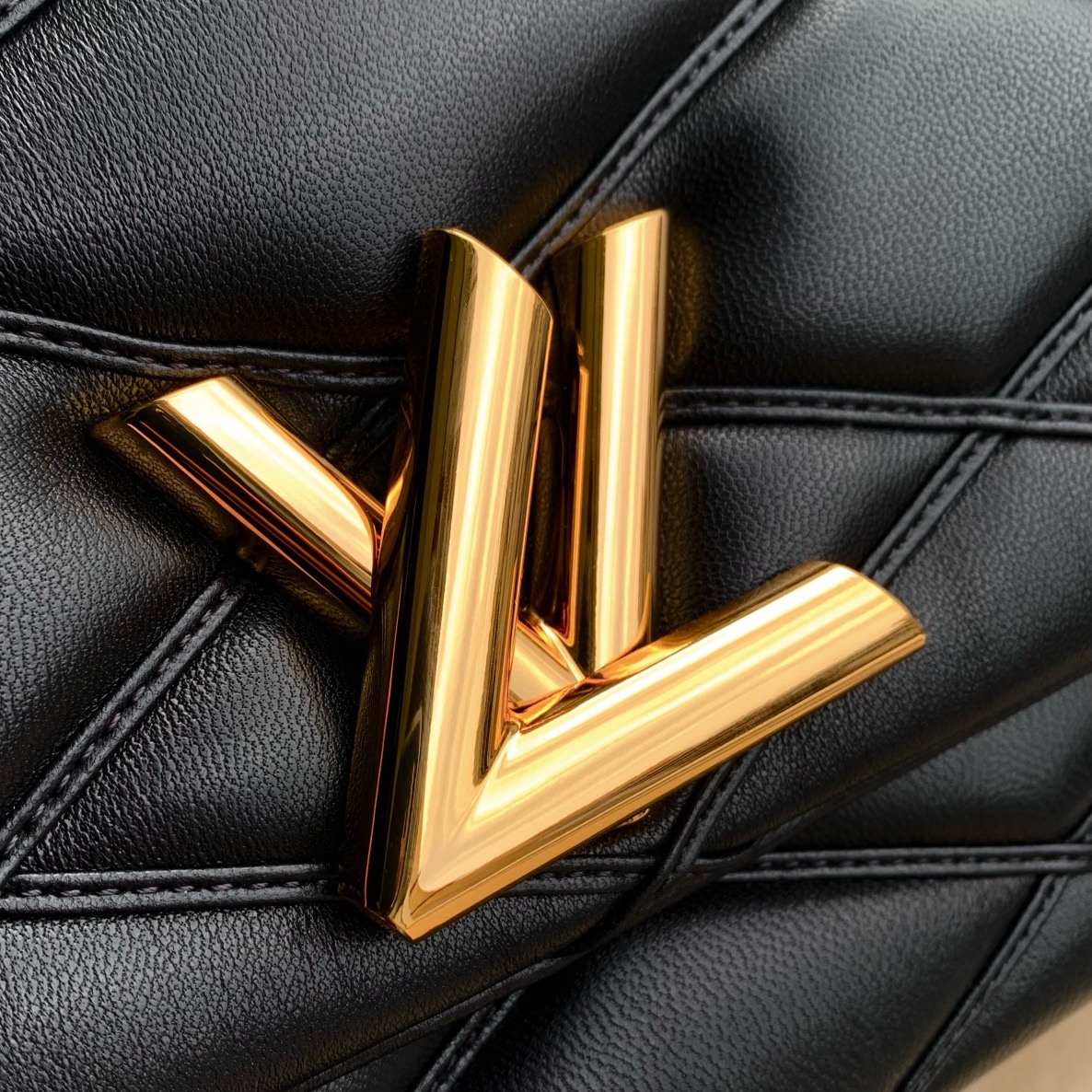 l**is V*t*n go-14 bag-m23689-31*19.5*11cm