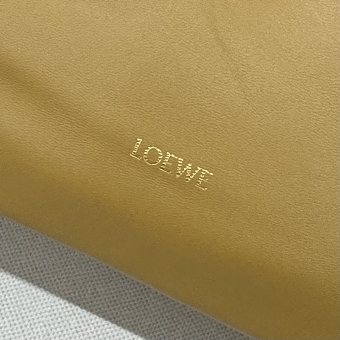 Loewe Squeeze Bag-29*10.5*24CM
