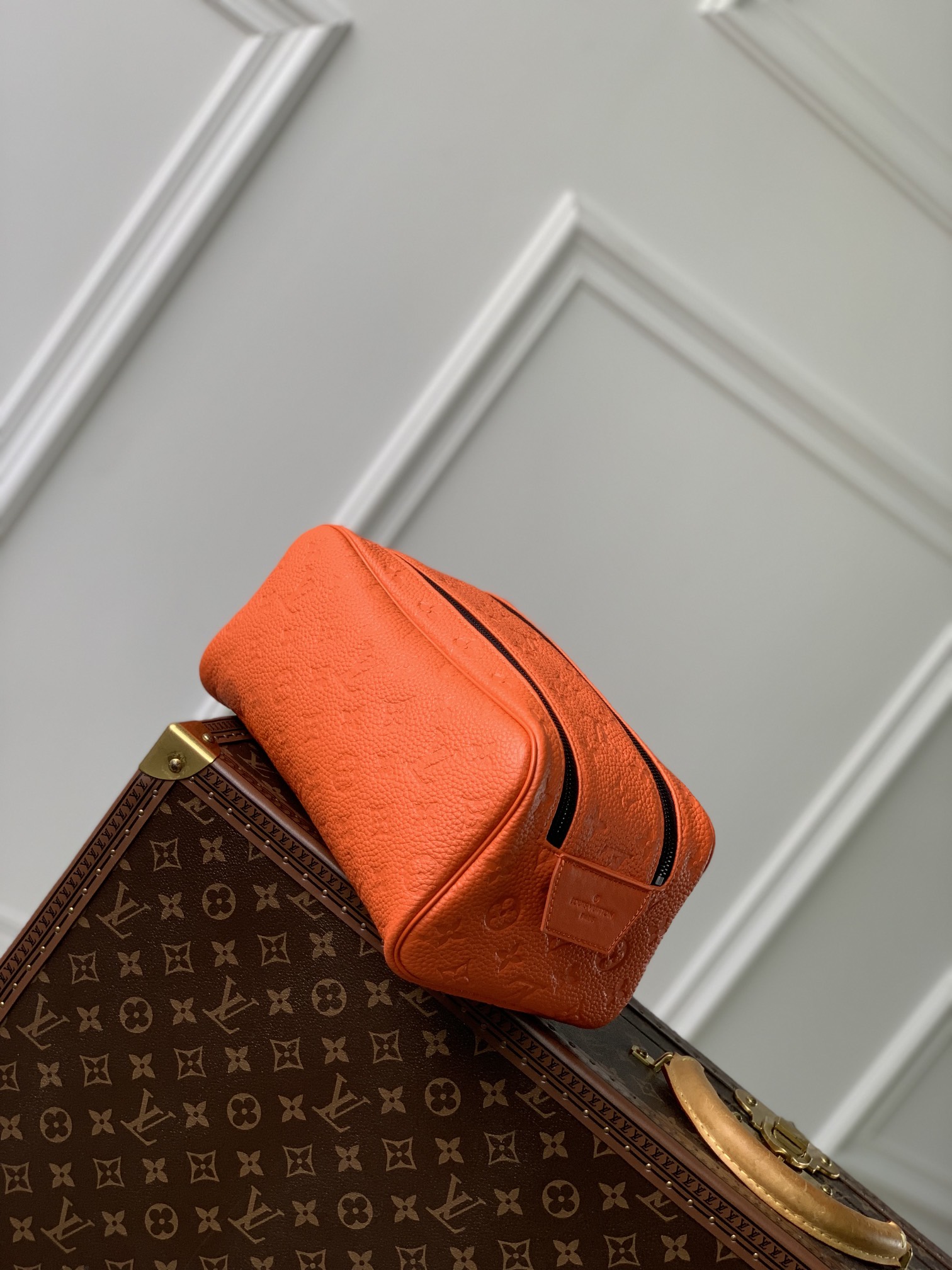 l**is V*t*n locker dopp kit pouch -28 x 15 x 16.5cm