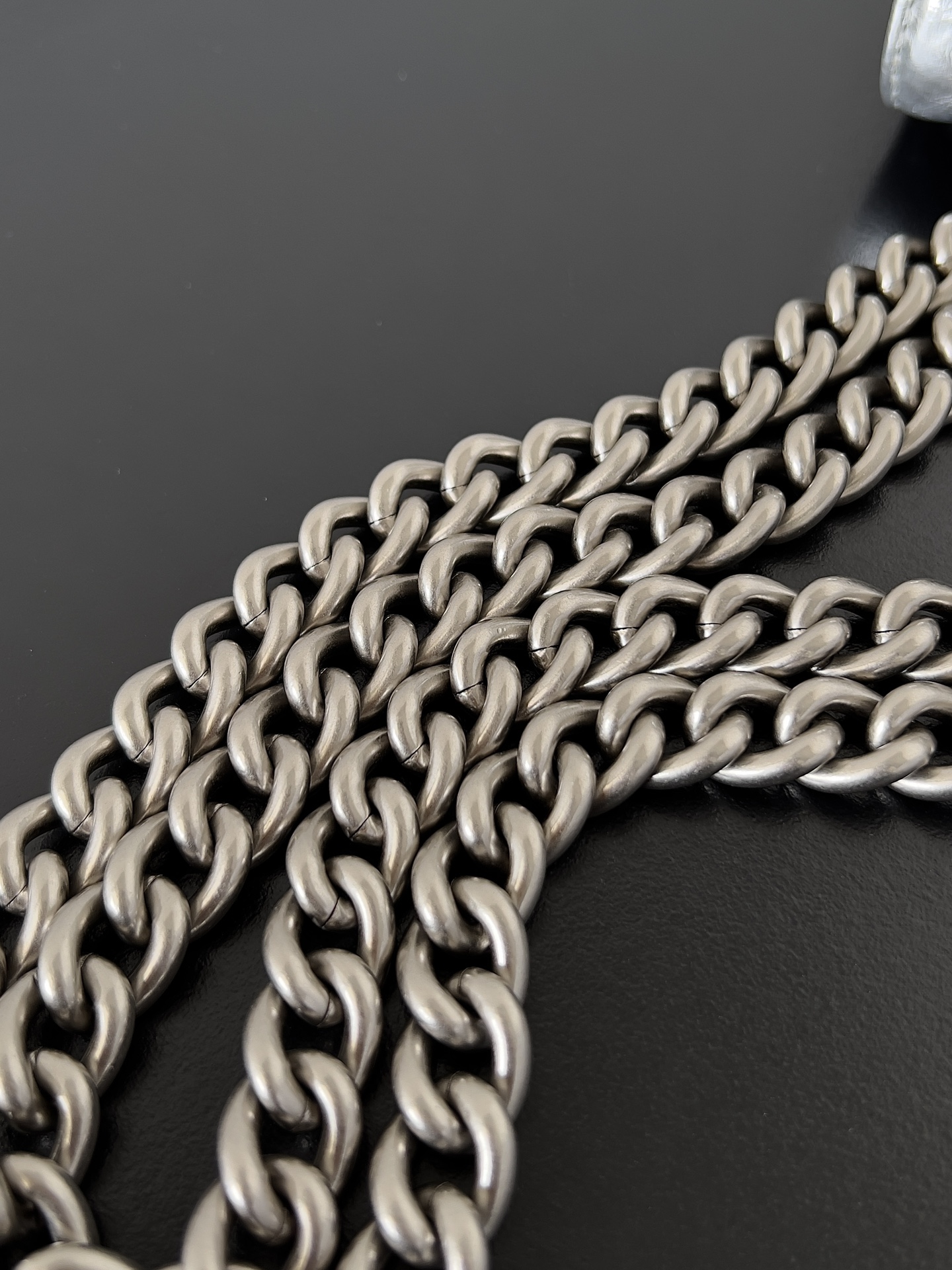 Ba*len*cia*ga crush chain bag-25.5*10*15.5cm