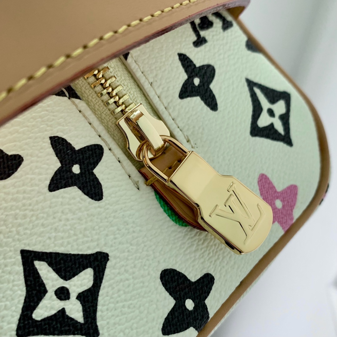 l**is V*t*n monogram craggy pouch-23*13*12cm