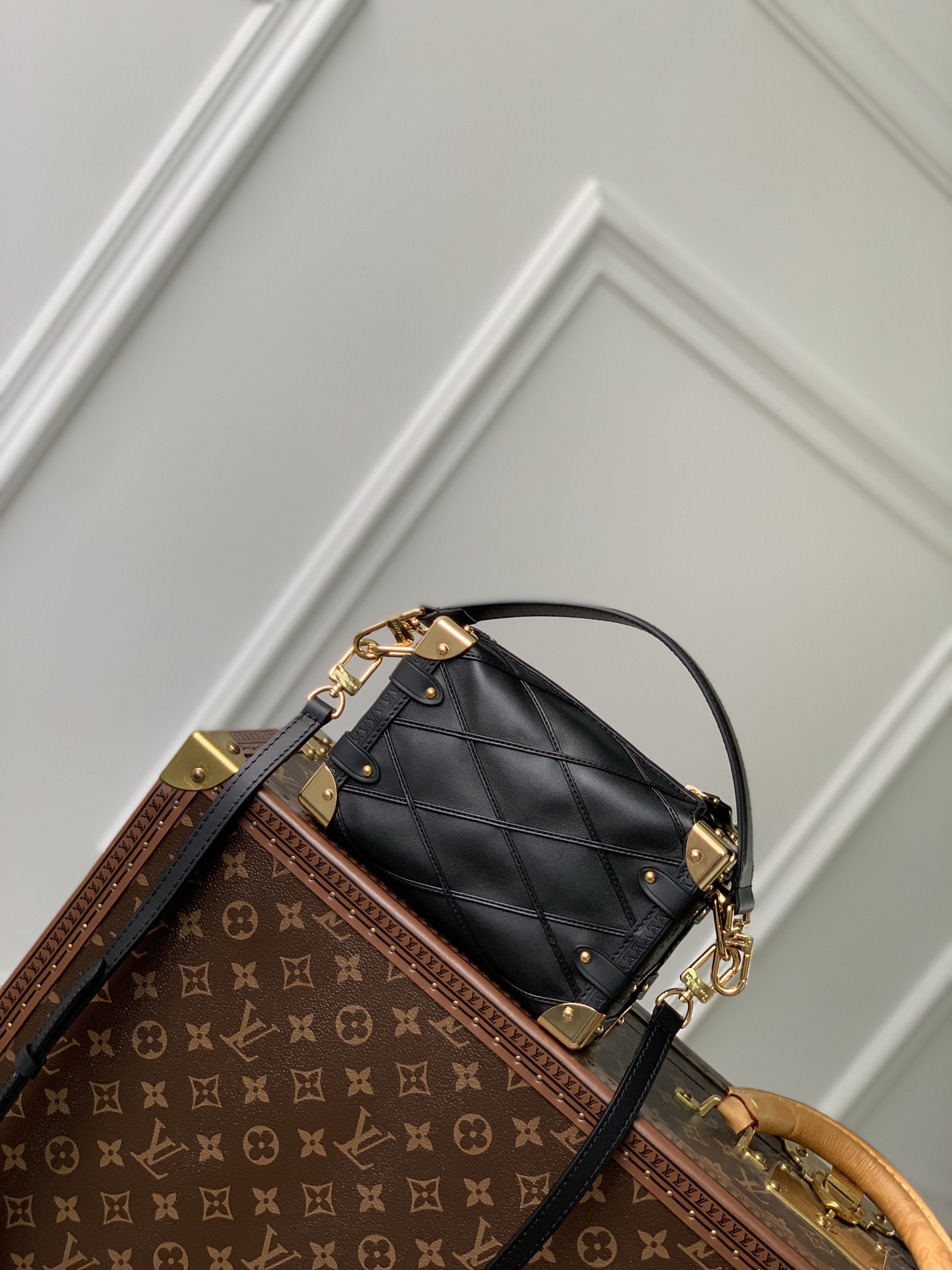 l**is V*t*n side trunk -m46815-18×12.5×8cm