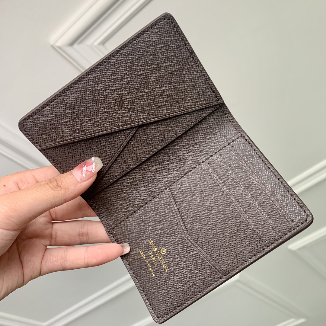 l**is V*t*n wallet-m83337-7.5 x 11.1 x 1cm