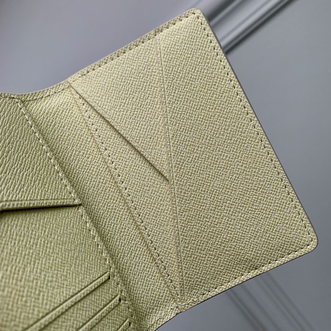 l**is V*t*n wallet-m83336-7.5 x 11.1 x 1cm