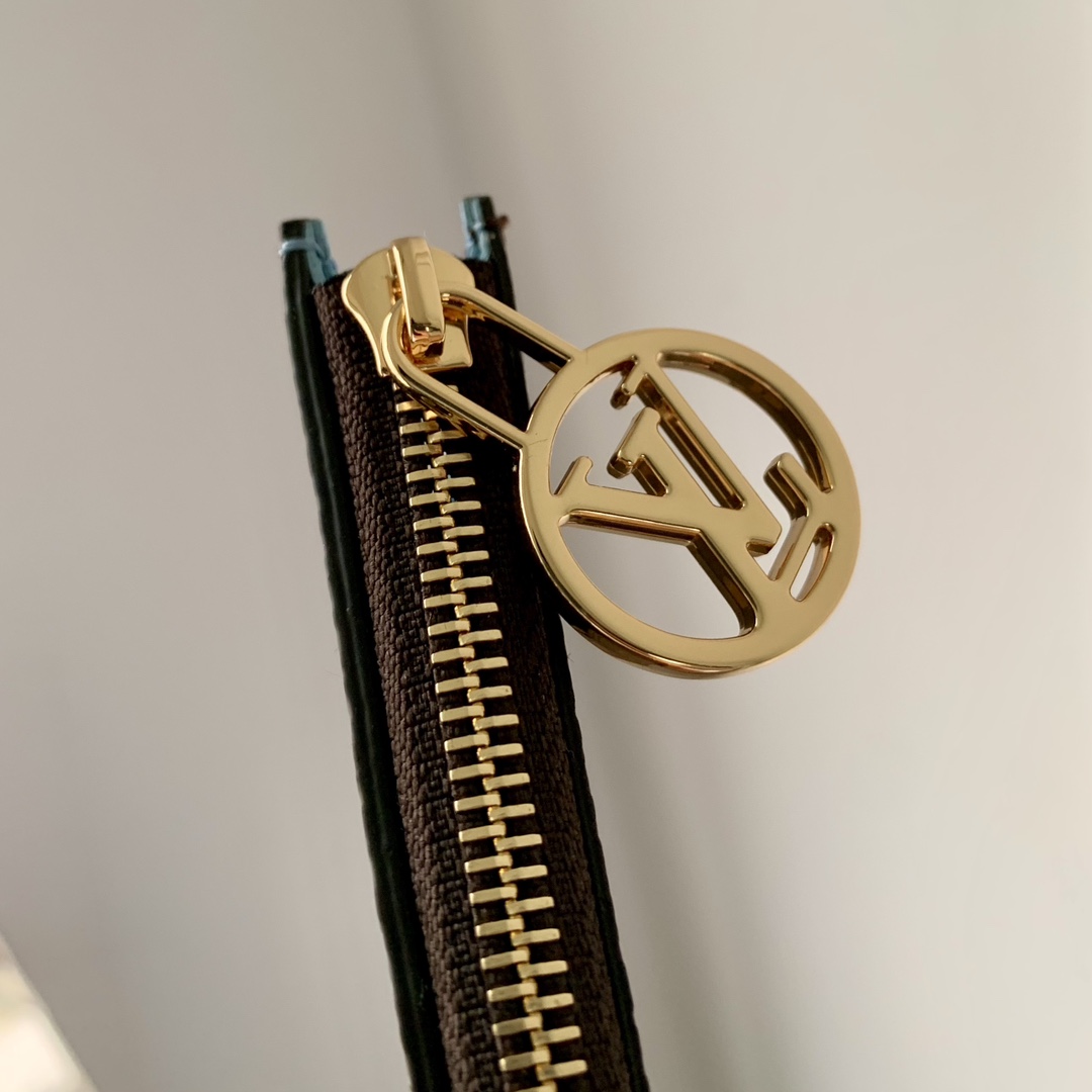 l**is V*t*n wallet-m83602-12 x 8 x 0.8cm