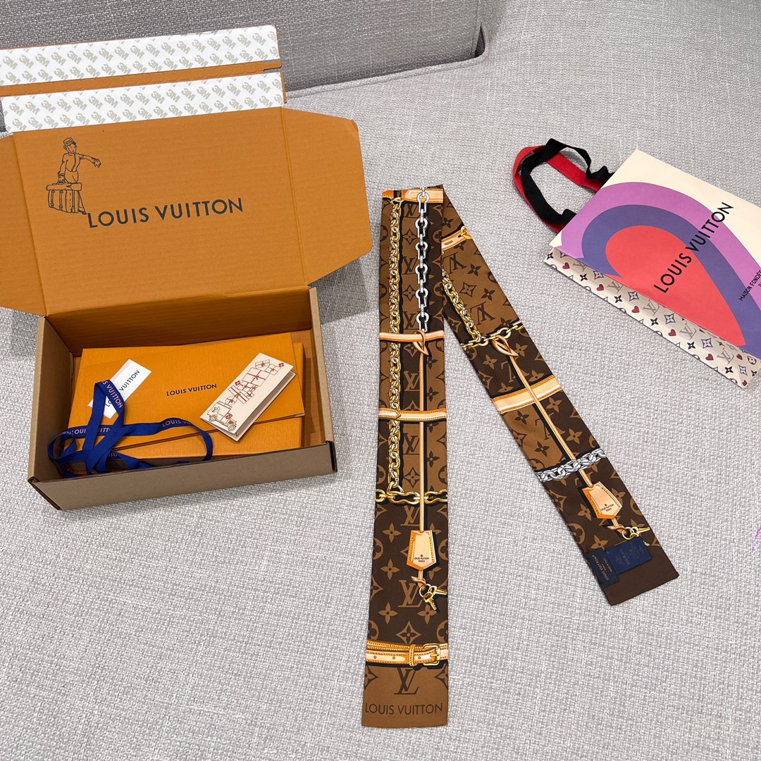 l**is V*t*n hair band