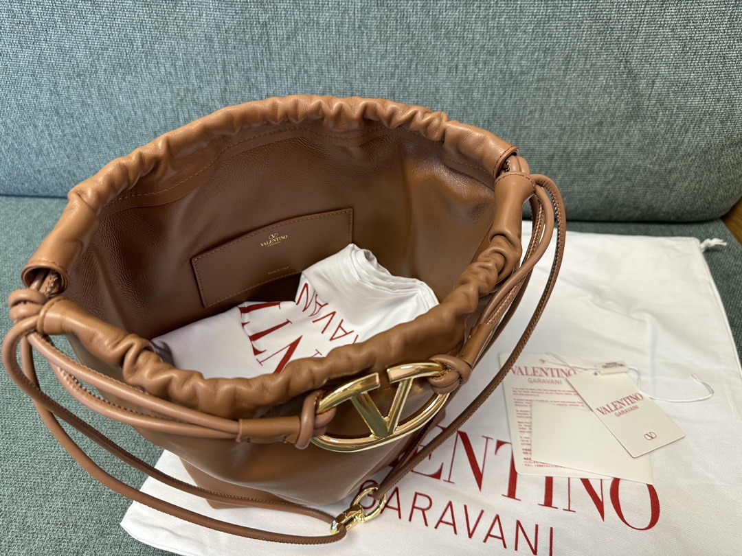 Valentino Garavani Vlogo Pouf Bag-23x19x14CM