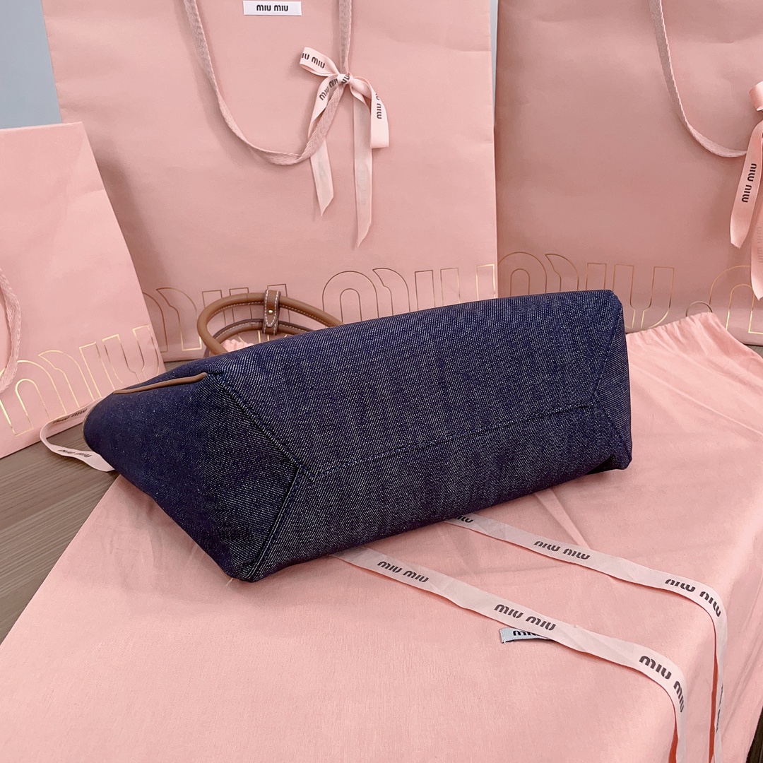 MiuMiu Tote-28X 26X12.5CM