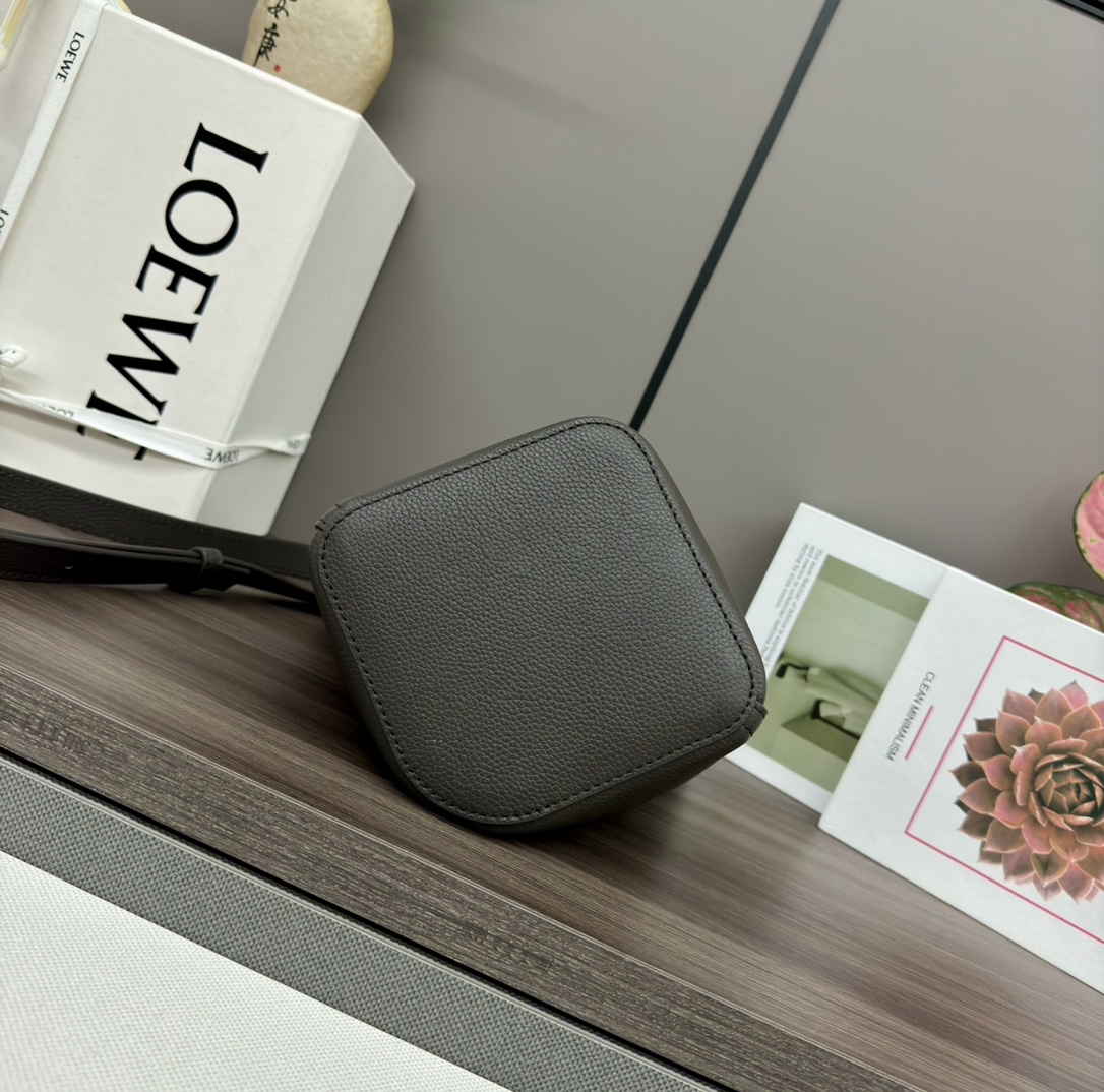 Loewe Mini Pebble Bucket Bag-16*16*19.5CM