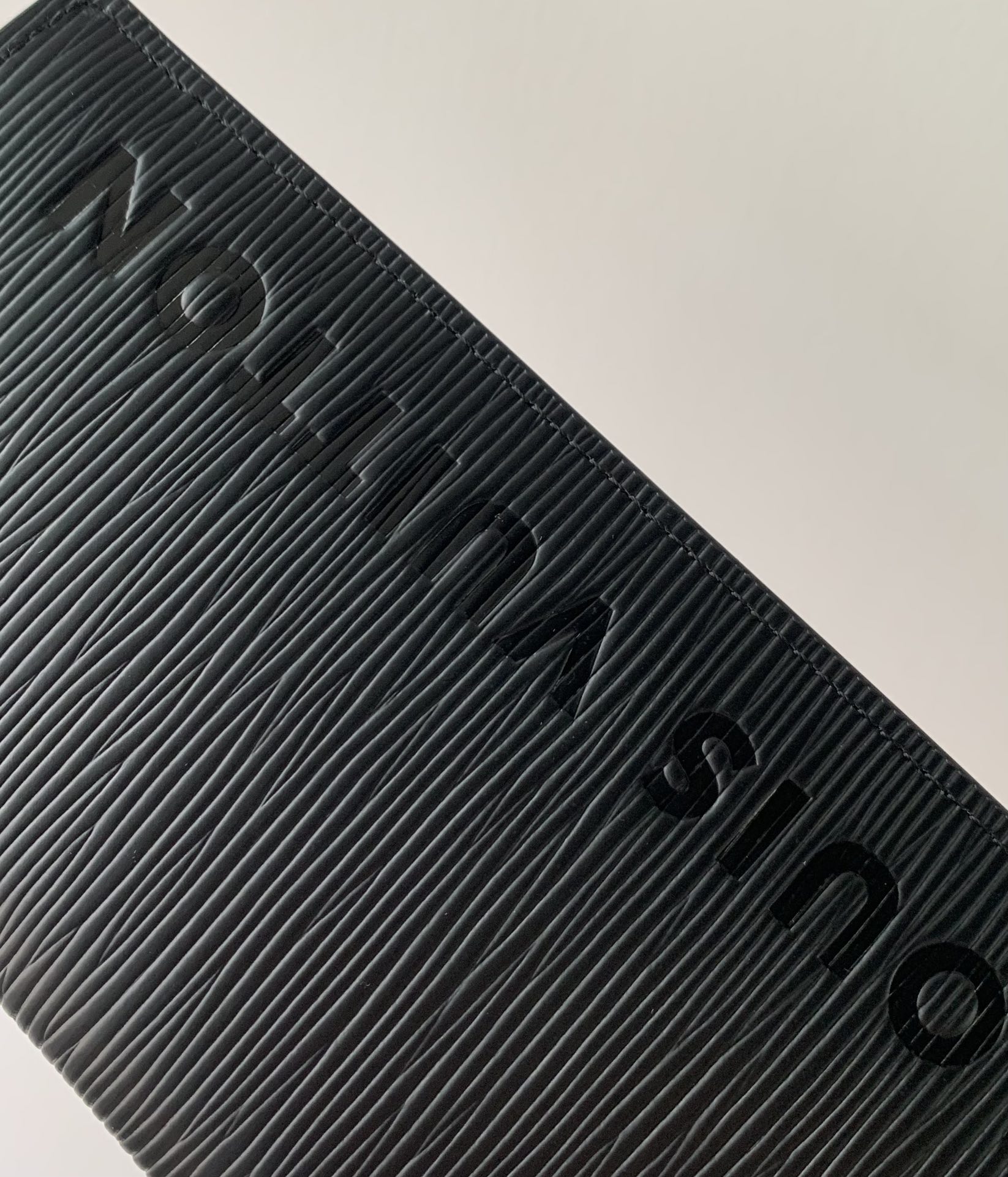 l**is V*t*n brazza wallet-m83335-10 x 19 x 2cm