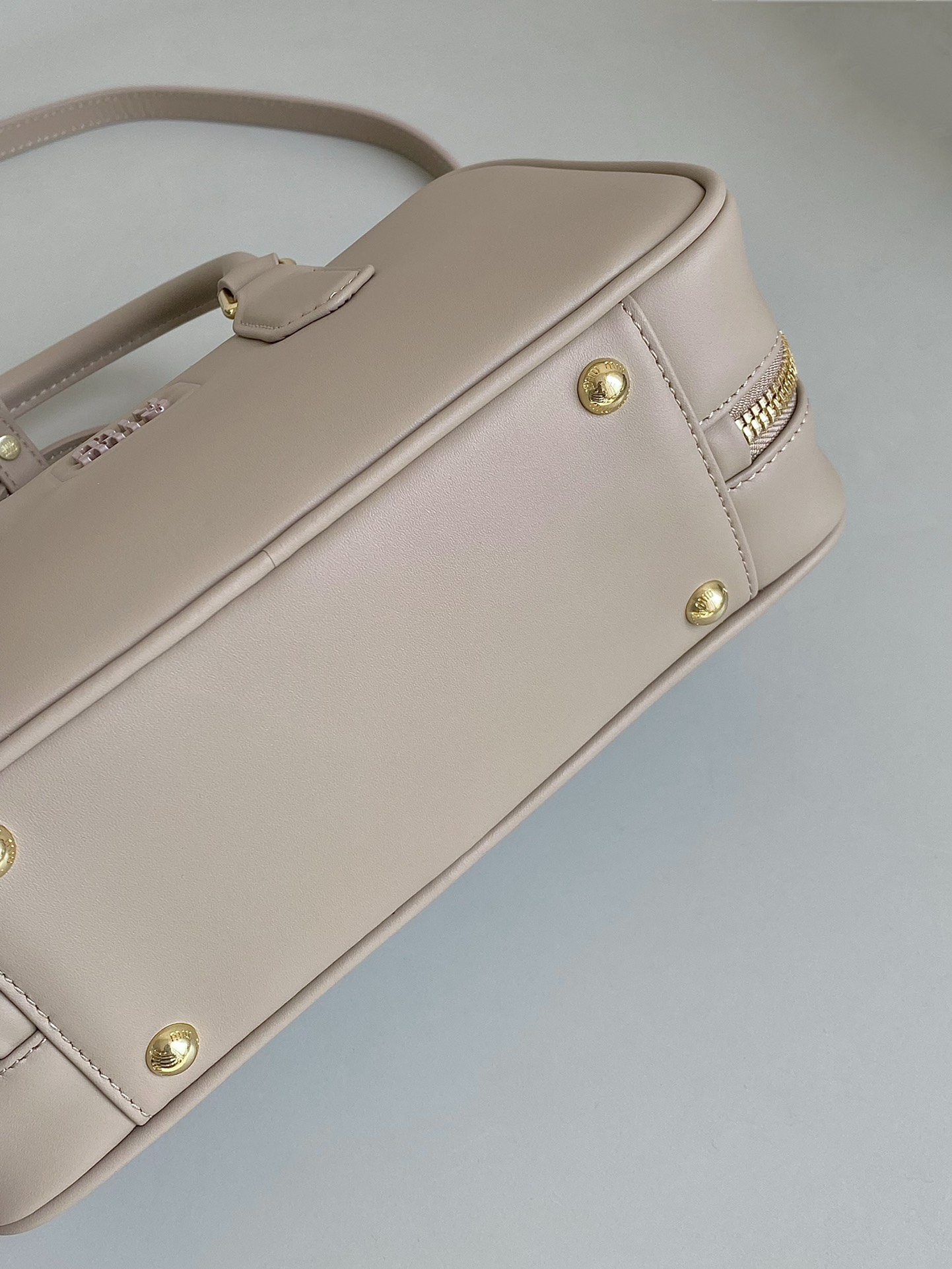 MiuMiu SS24 Softy Padded Bag-27×12×9CM